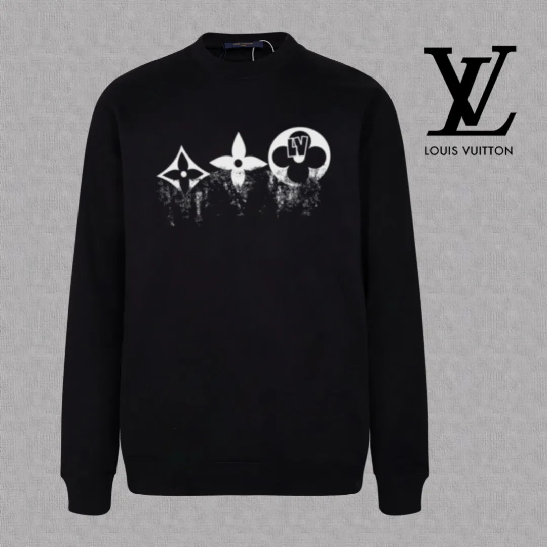 🅿️250 hot style on the shelves🔥❗ 💫〖Louis Vuitton LV〗 Fashionable round neck sweatshirt, casually matched with various styles, it is perfectly handsome😎The whole dress is made of double waistcoats, which makes the whole dress more three-dimensional. Not ordinary factories can do such fine work. The 2025 spring style counters are on sale, exquisite round neck terry sweatshirt, high-end double-strand pure cotton Customized drawstring ribs are dyed in the same vat and are complete with three standards. The chest craftsmanship adopts a simple and elegant pattern on the chest, which is easy to control for any age group! Fit and comfortable! Customized thickened 440g terry sweatshirt fabric, soft and comfortable to the touch, with a three-dimensional shape! 🙌🏻 It’s also very breathable, so it’s a versatile style that can be worn with any outfit! ✔Color: Black White Apricot Size: S M L XL 2XL